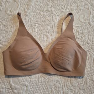Knix women's size S+ 32 D, DD tan Revolution Bra EUC